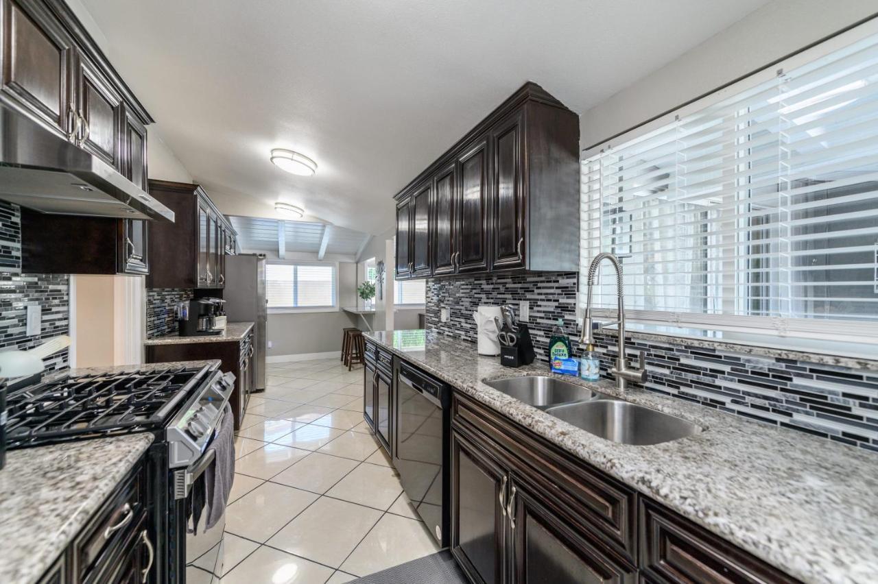 Disneyland Dream Villa 5 Bedroom 3 Bath Theater Games Pool Table Anaheim Zewnętrze zdjęcie